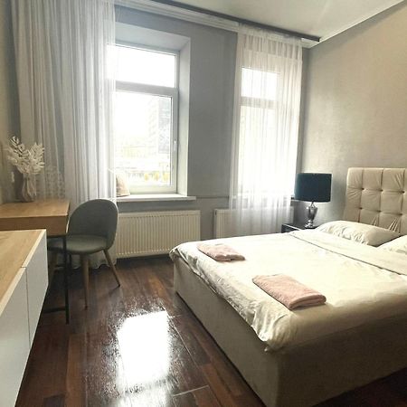 Куліша 41, Помешкання В Центрі Біля Тц Форум Apartment Lviv Luaran gambar